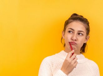 Dziura w z&eogon;bie: jak rozpozna&cacute; i zapobiega&cacute; pr&oacute;chnicy